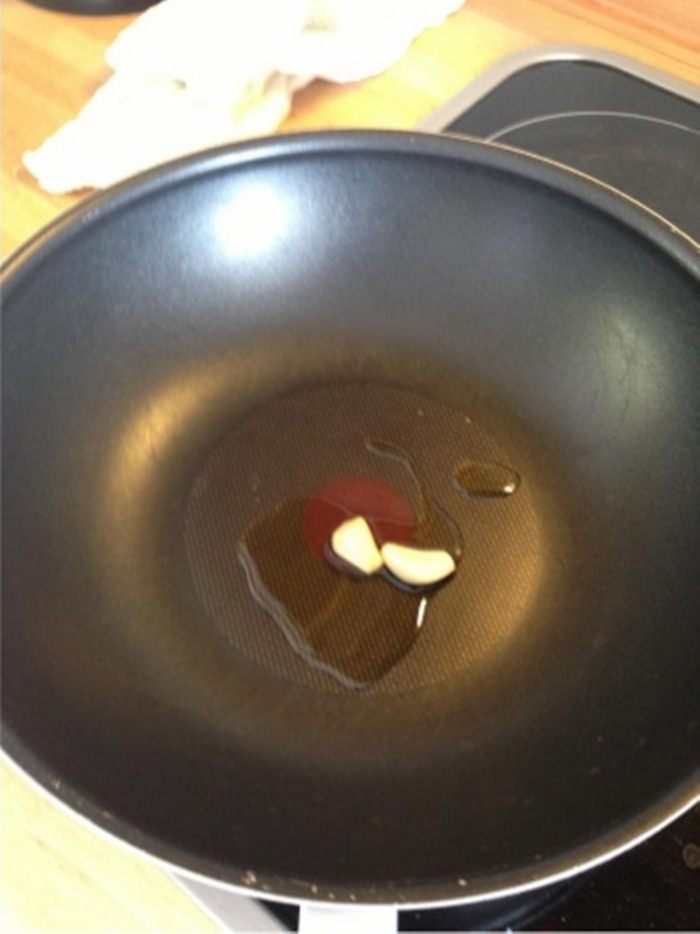 Спагетти с жареным беконом и сырно-яичным соусом 