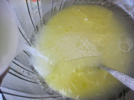 Летние кексы с вишней на сыворотке