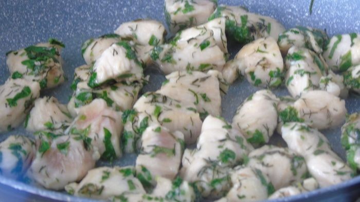 Курица с ананасами