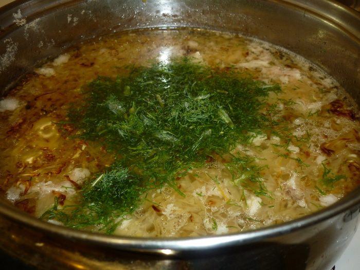 Бабушкины щи из квашеной капусты с горохом