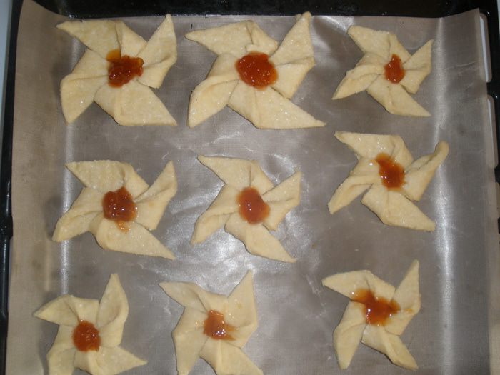 Творожные вертушки с джемом
