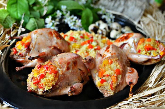 Перепела, фаршированные кускусом и запеченные в апельсиновом фреше 