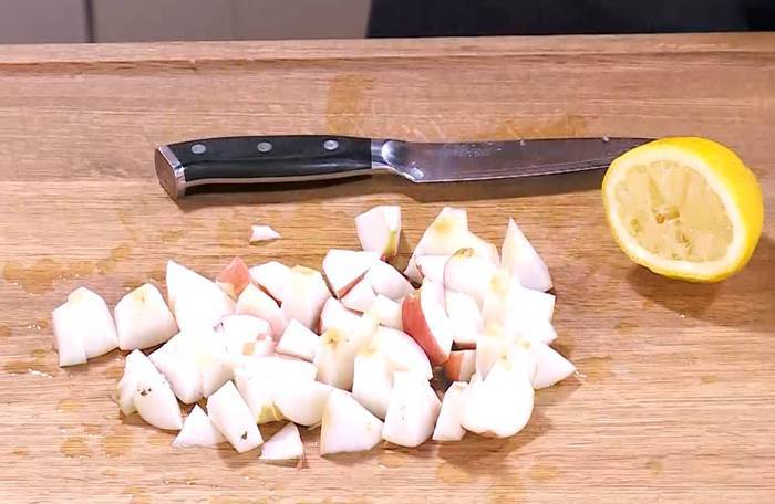 Кекс на арахисовом масле с яблоком и шоколадом