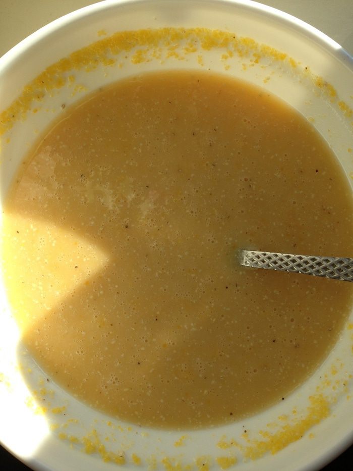 Кекс на сыворотке из кукурузной крупы с клюквой и апельсиновой цедрой