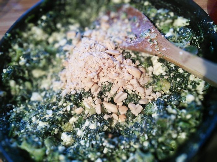 Рулет с фетой и шпинатом по-критски 