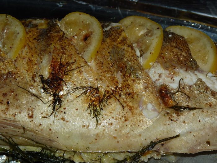 Нежный запеченный судак с начинкой