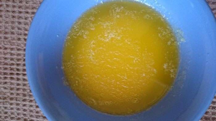 Банановый кекс с кедровыми орешками и цедрой лимона