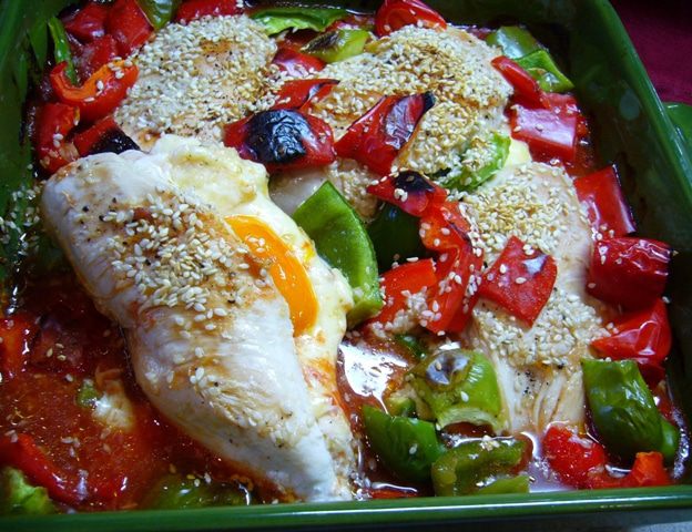 Курица, запеченная  с овощами