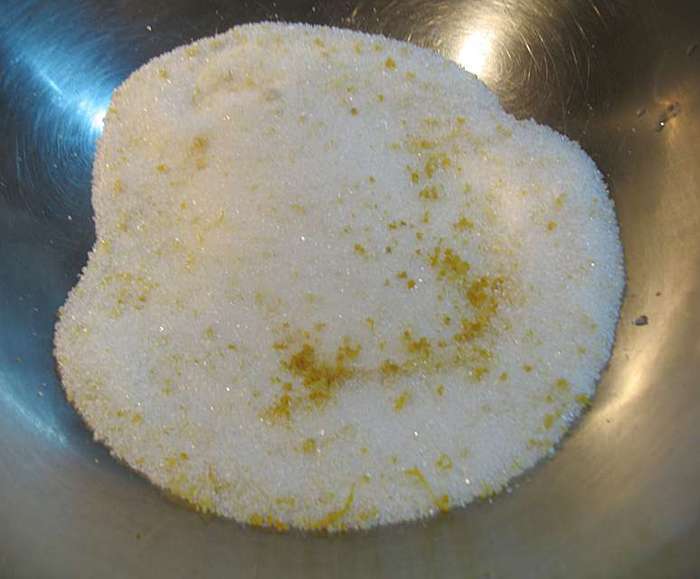 Лимонно-маковый кекс с миндалем