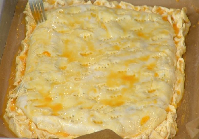 Слоеный пирог с грибами