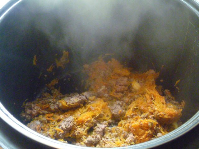 Тушеная чечевица с тыквой и мясом