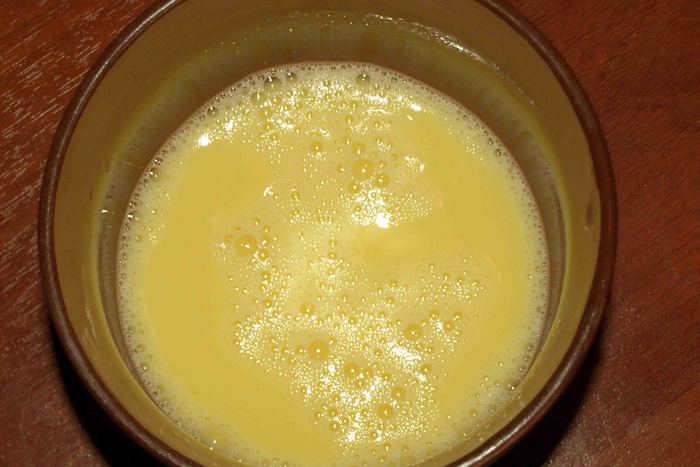 Сдобные булочки с изюмом