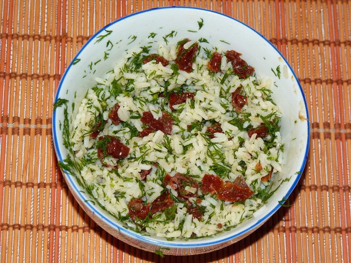 Двухслойный икорный пирог с рисом