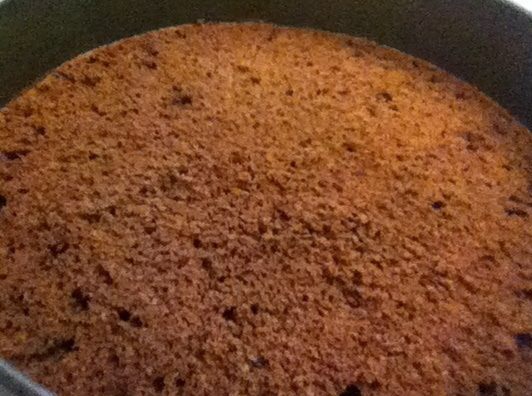 Шоколадный торт с манго и сливочным муссом