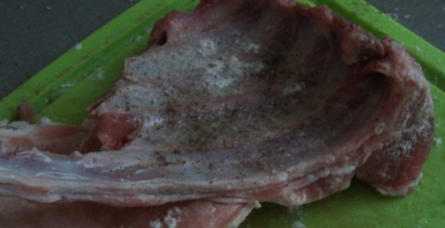 Бараньи ребрышки, тушеные с овощами