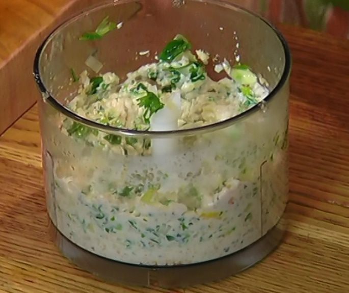 Биточки из тофу с зеленью и грецкими орехами 