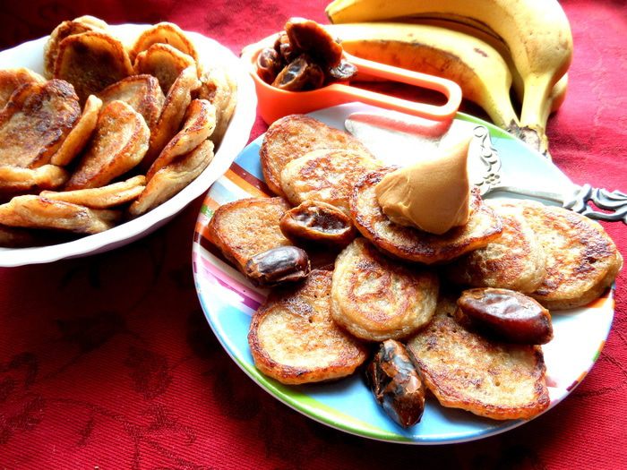 Оладушки с финиками и бананами (постные)