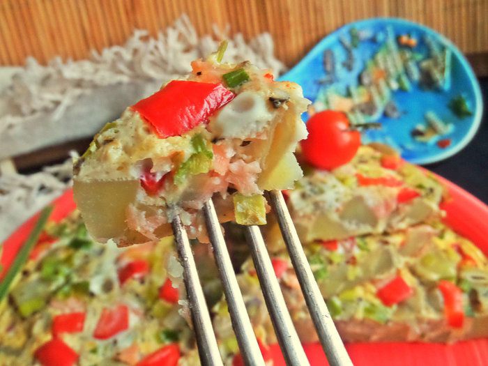 Фриттата с лососем и картофелем