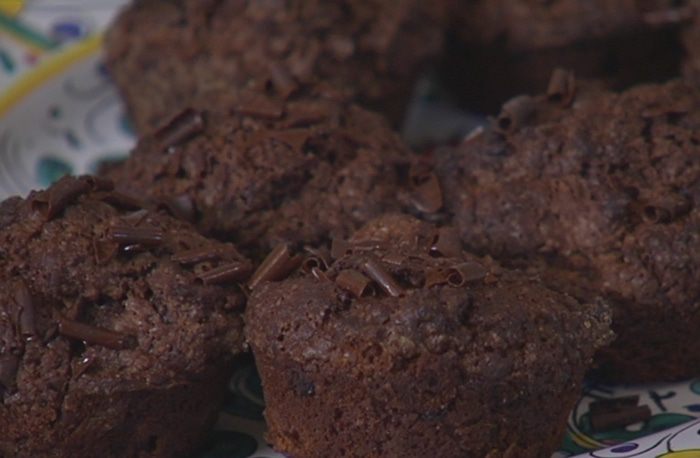 Шоколадные маффины с черешней 