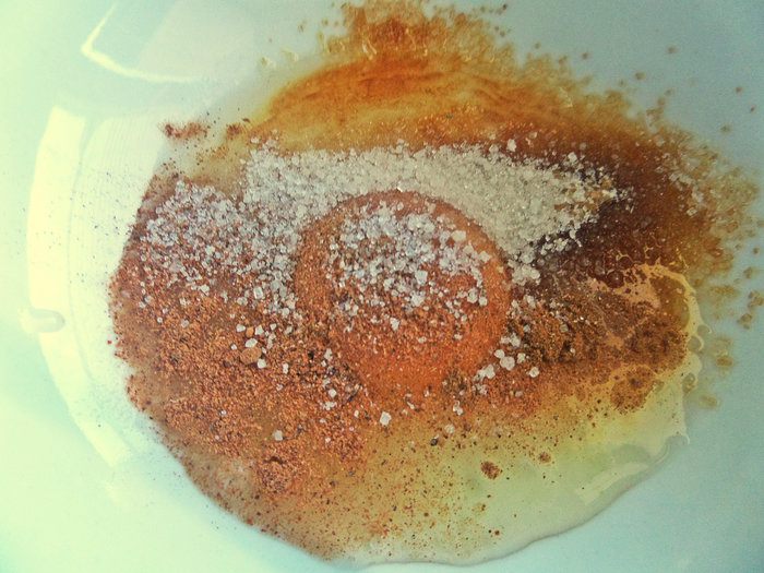 Панкейки кефирные с медом, бананом и сливками