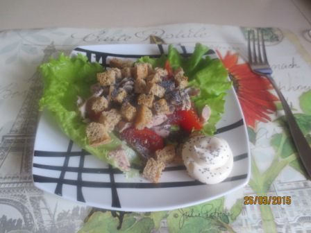 Салат из курицы с маковой заправкой