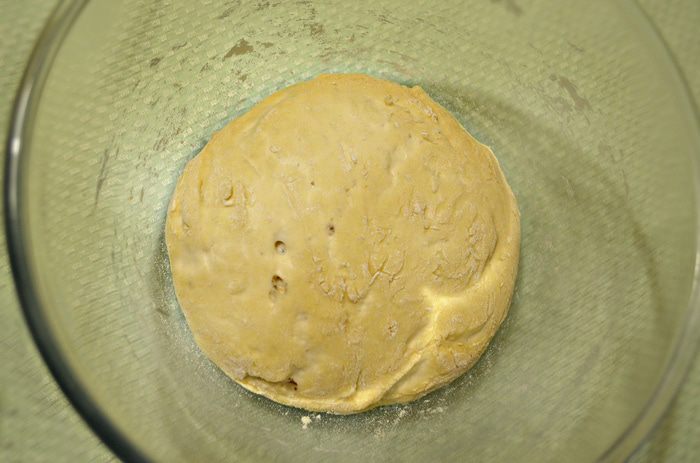 Пицца с цветками цукини и лесными грибами