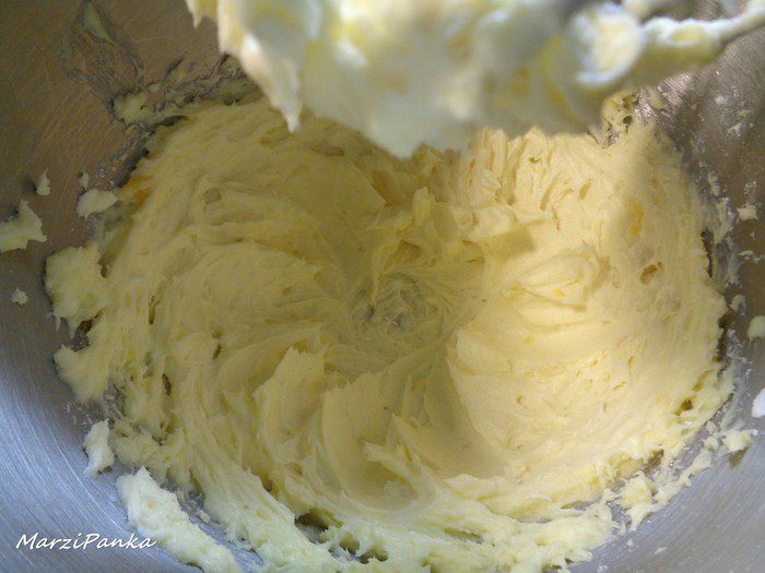 Тыквенные маффины с орехами и клюквой