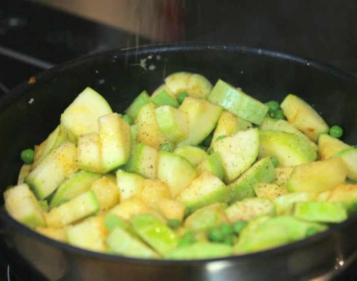 Креветки с кабачком и лимоном