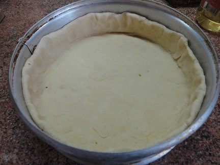 Торт с квашеной капустой, шпиком и луком 