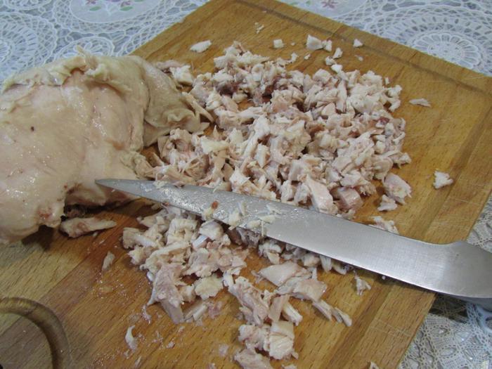 Праздничный сырный рулет с курицей