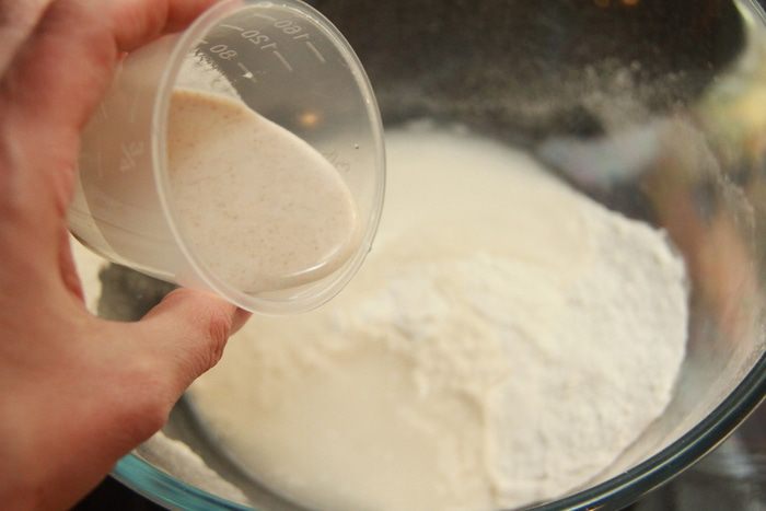 Хлеб с полбой и цукатами