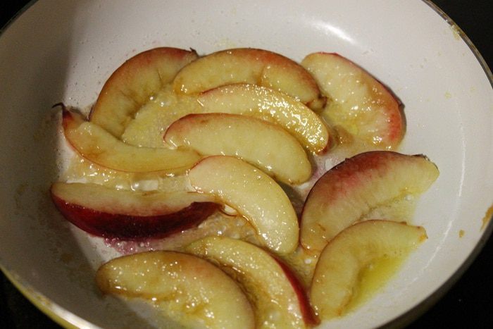 Сдобные тарталетки с нектарином