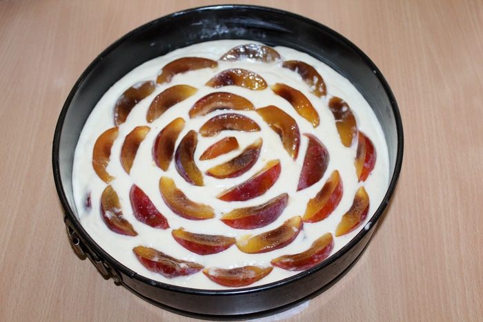 Сливовый пирог с коньяком