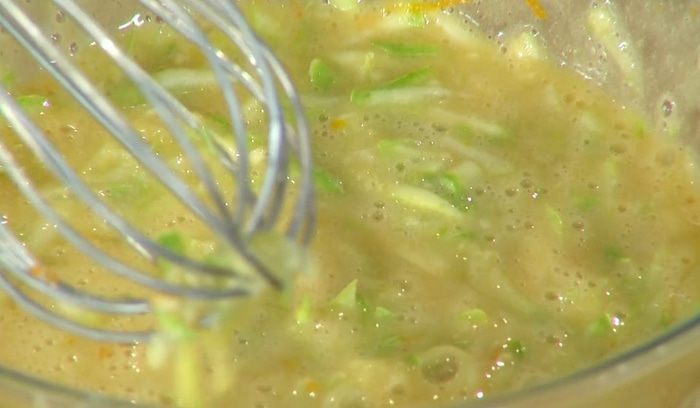 Кабачковый кекс с изюмом 