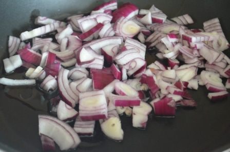 Плетенка с капустой, яйцом и красным луком