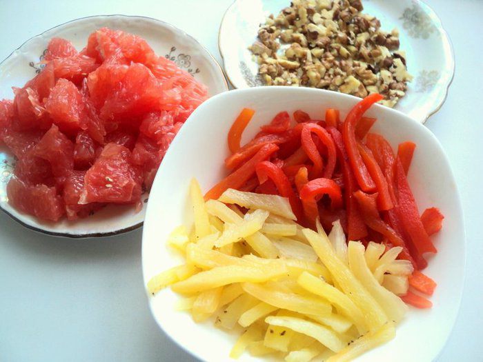 Грушевый салат со сладким перцем