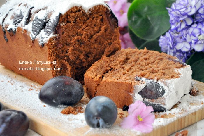 Шоколадно-миндальный кекс со сливами