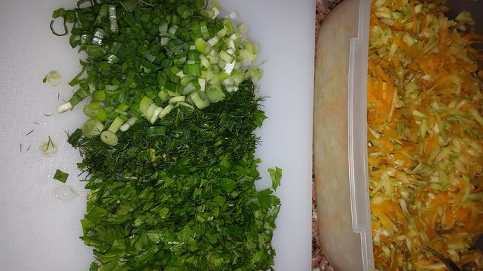 Кабачково-тыквенная запеканка с зеленью и овсяными хлопьями