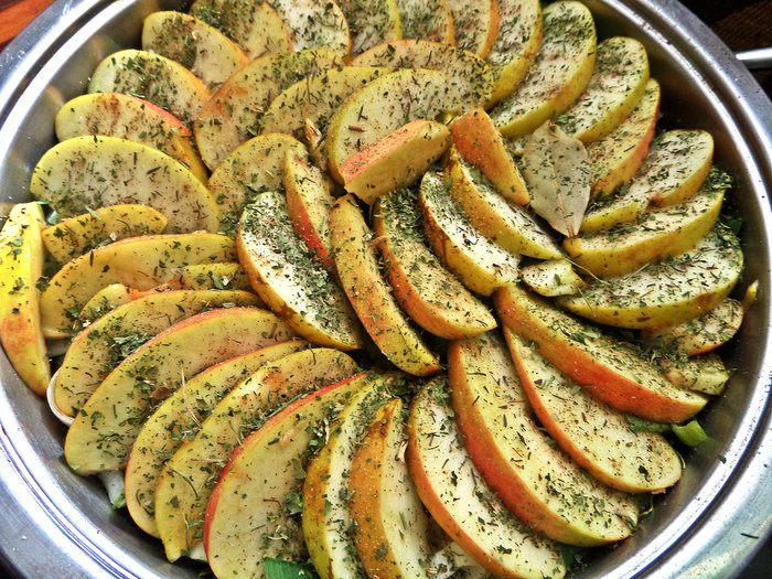 Капуста под яблоками