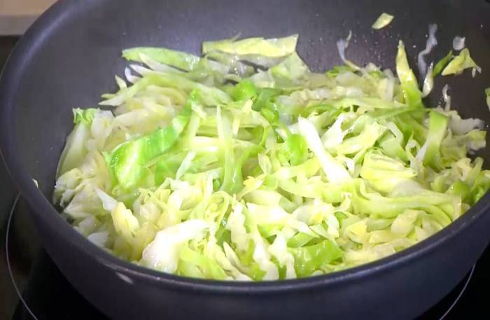 Тосты с чечевицей и капустой 