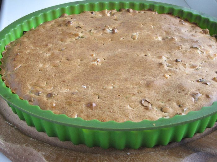 Нежный пирог с яйцами и зеленым луком