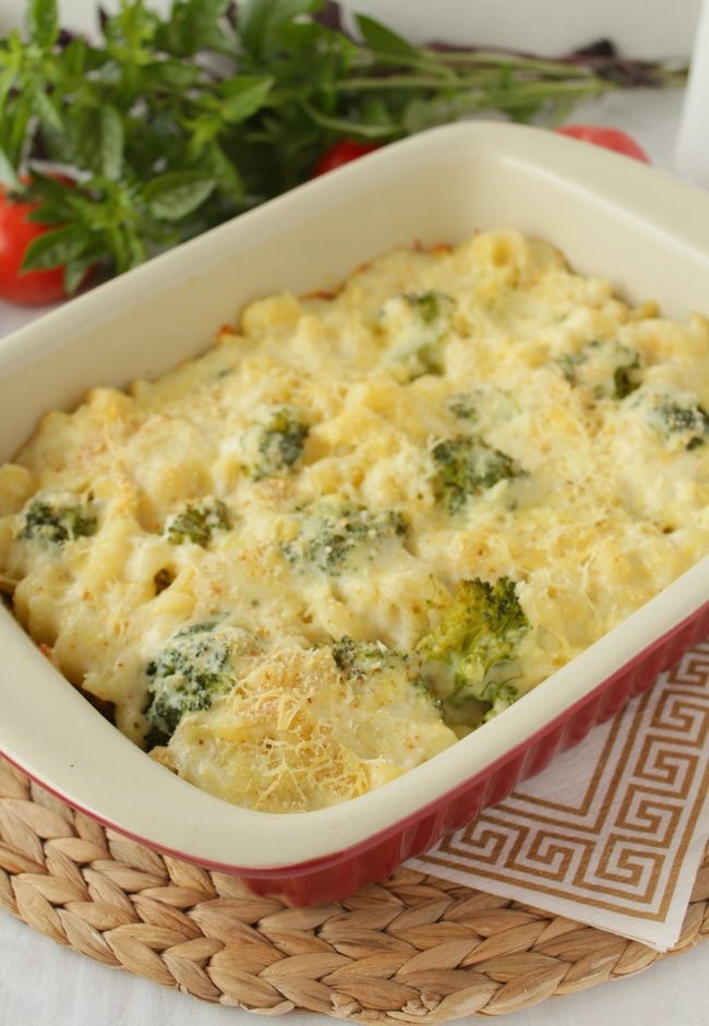 Гратен из макарон, куриной грудки и брокколи