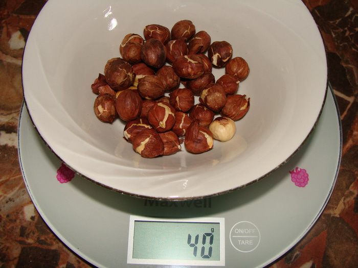 Горячий шоколад из белого шоколада с ароматом лесных орехов