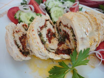 Куриный рулет с паприкой