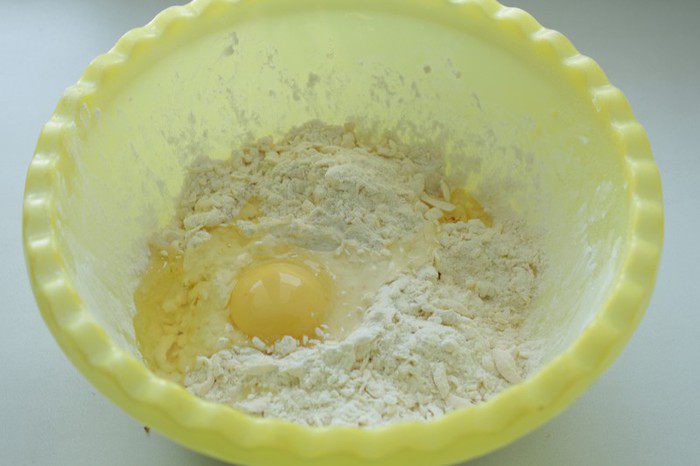 Киш с копченой курицей и луком-пореем 