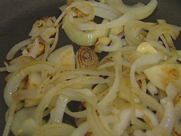 Фасоль с колбасками