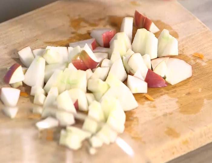 Маффины из полбяной муки с яблоком, морковью и тыквенными семечками 