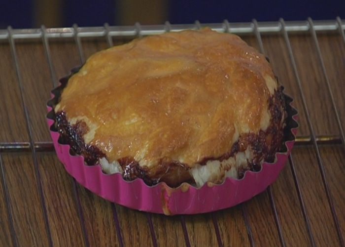 Тарт татен со свеклой и шалотом 