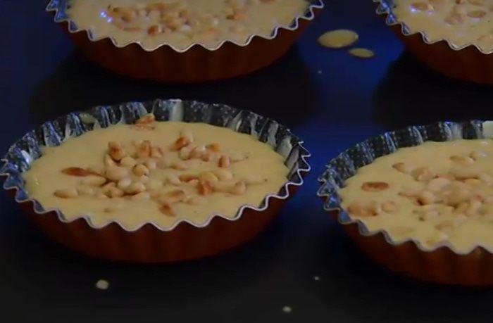 Лимонные тарталетки с кедровыми орешками