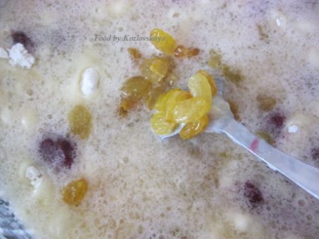 Летние кексы с вишней на сыворотке